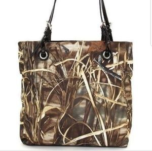 Real tree camo purse and wallet